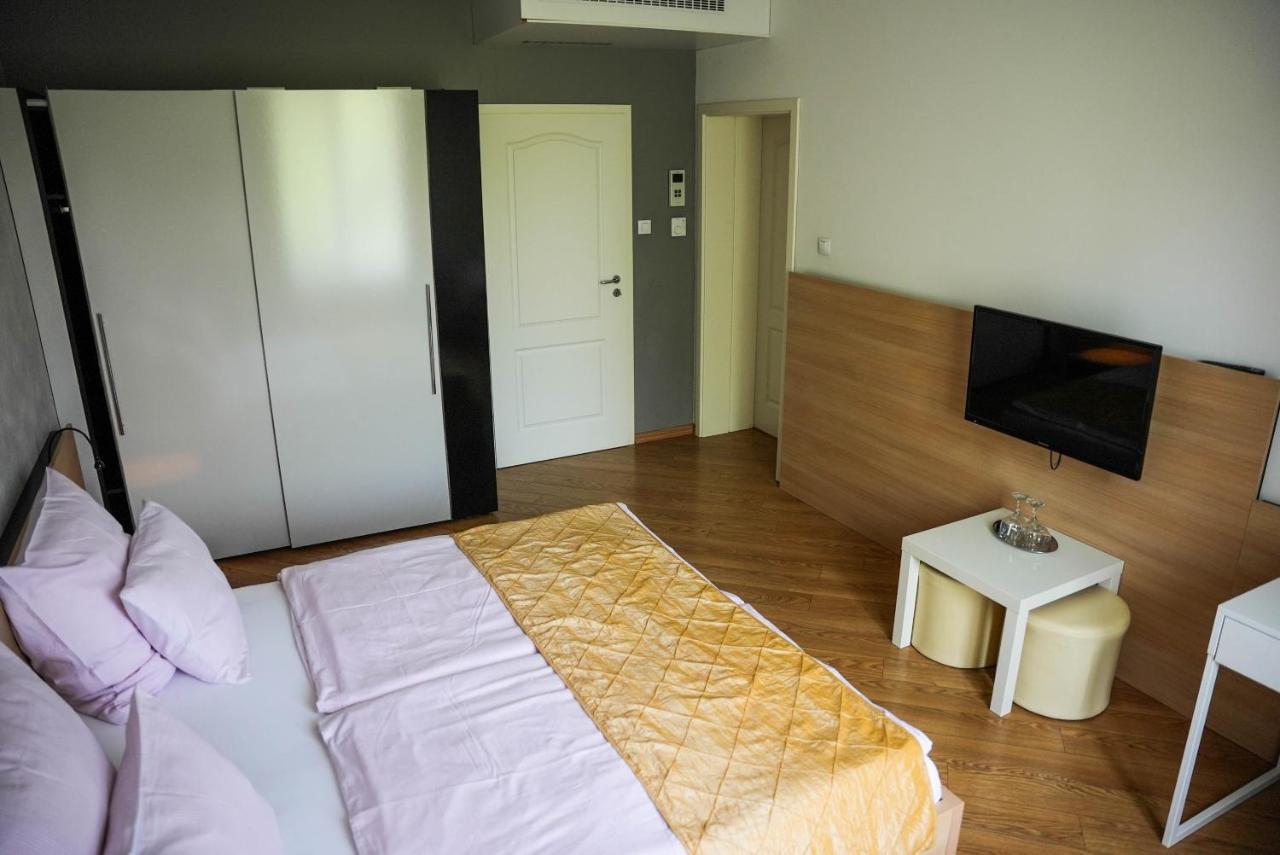 Aparthotel Panoramis Residence Oradea Luaran gambar