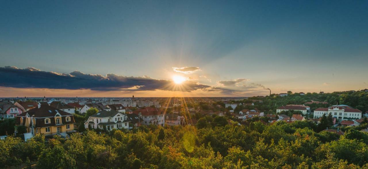 Aparthotel Panoramis Residence Oradea Luaran gambar