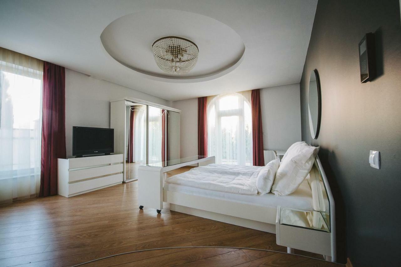 Aparthotel Panoramis Residence Oradea Luaran gambar